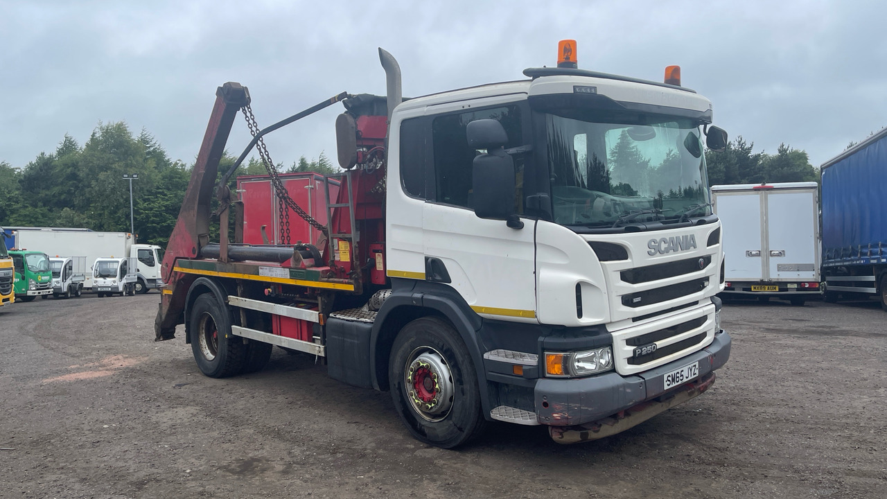 SCANIA P 250 - Ramenový nosič kontajnerov: obrázek 1 SCANIA P 250 - Ramenový nosič kontajnerov: obrázek 1