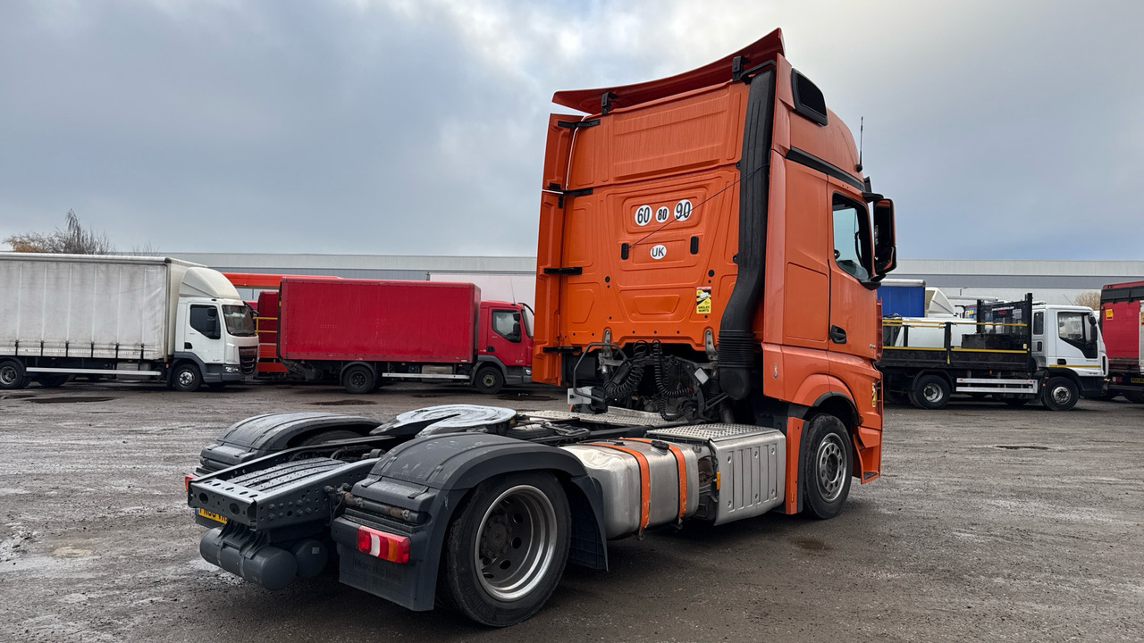 MERCEDES-BENZ ACTROS 1845 - Tahač: obrázek 4 MERCEDES-BENZ ACTROS 1845 - Tahač: obrázek 4