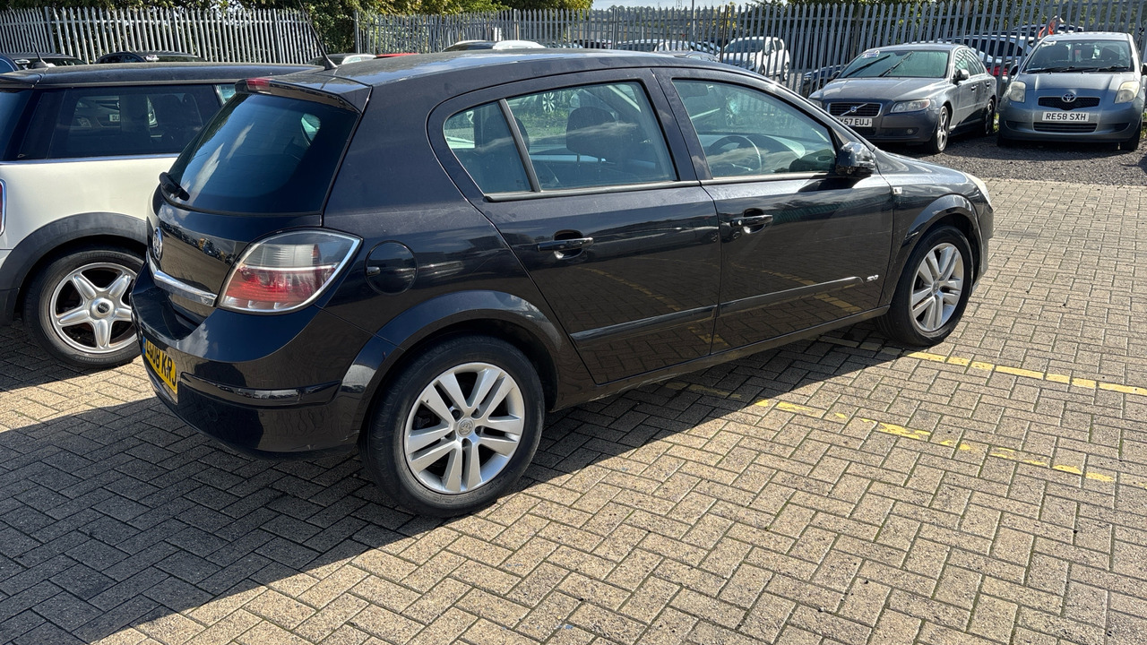 VAUXHALL ASTRA 1.6 SXI - Hatchback: obrázek 4 VAUXHALL ASTRA 1.6 SXI - Hatchback: obrázek 4