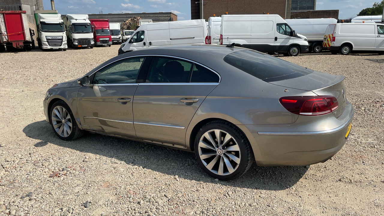 VOLKSWAGEN CC 2.0 TDI - Sedan: obrázek 3 VOLKSWAGEN CC 2.0 TDI - Sedan: obrázek 3