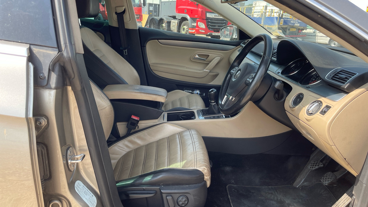 VOLKSWAGEN CC 2.0 TDI - Sedan: obrázek 5 VOLKSWAGEN CC 2.0 TDI - Sedan: obrázek 5