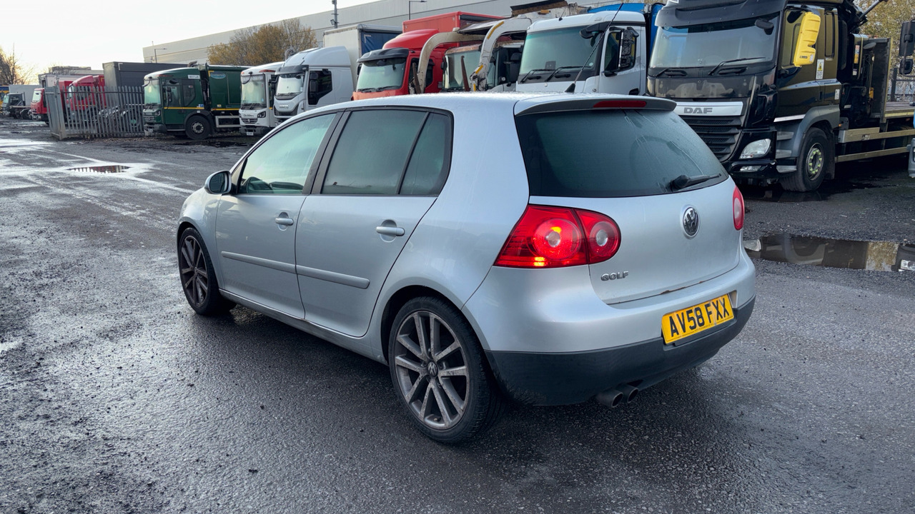 VOLKSWAGEN GOLF 2.0 GT Sport TDI 170 DPF - Hatchback: obrázek 3 VOLKSWAGEN GOLF 2.0 GT Sport TDI 170 DPF - Hatchback: obrázek 3