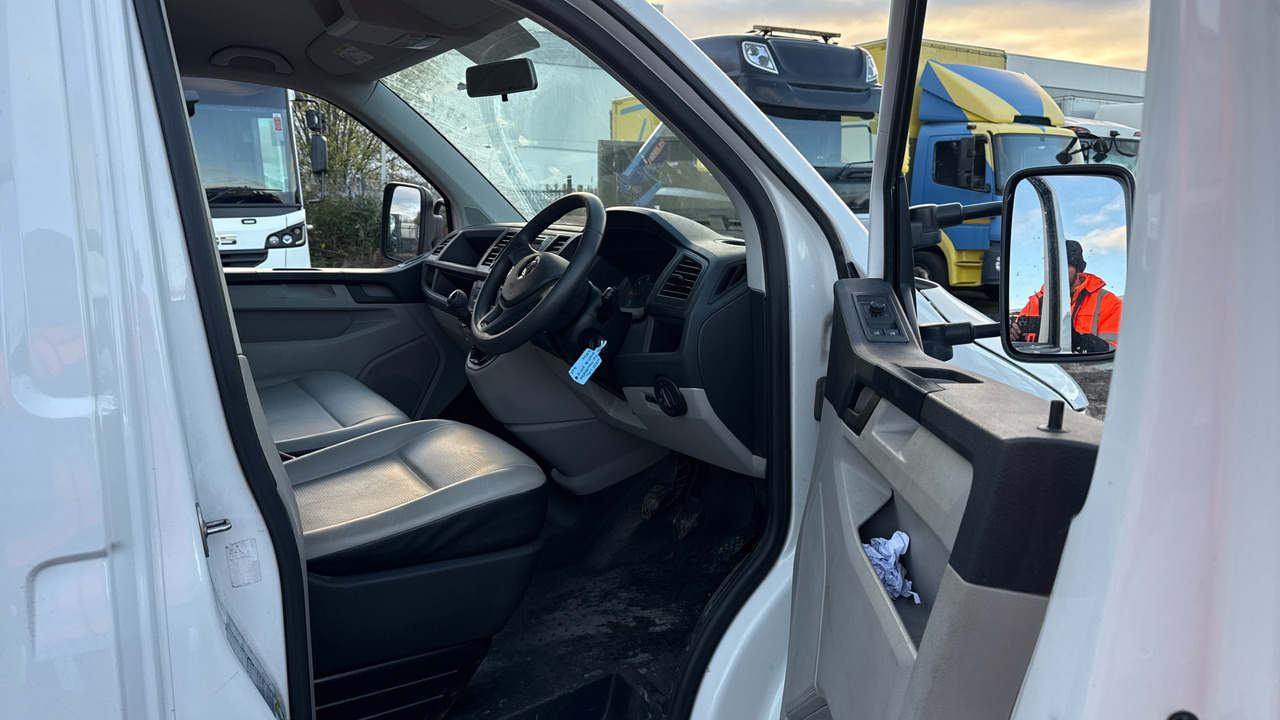 VOLKSWAGEN TRANSPORTER T30 2.0 TDI BMT 140PS - Dodávka valník: obrázek 5 VOLKSWAGEN TRANSPORTER T30 2.0 TDI BMT 140PS - Dodávka valník: obrázek 5