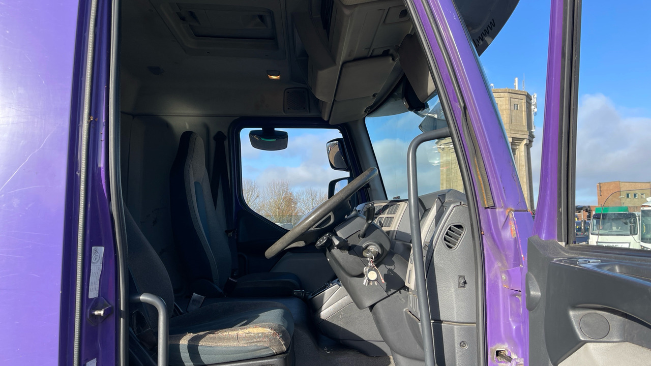 VOLVO FL 250 - Plachtový nákladní auto: obrázek 5 VOLVO FL 250 - Plachtový nákladní auto: obrázek 5