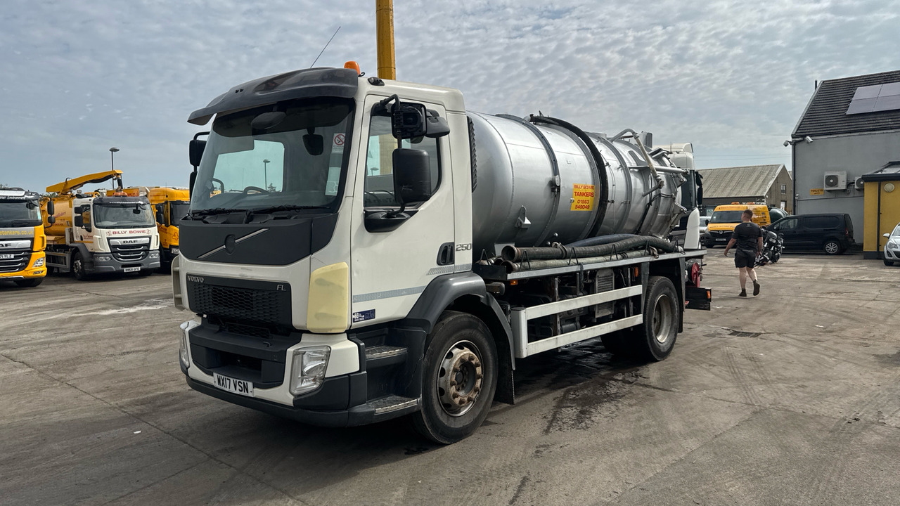 VOLVO FL 250 - Čistič odpadových jam: obrázek 2 VOLVO FL 250 - Čistič odpadových jam: obrázek 2