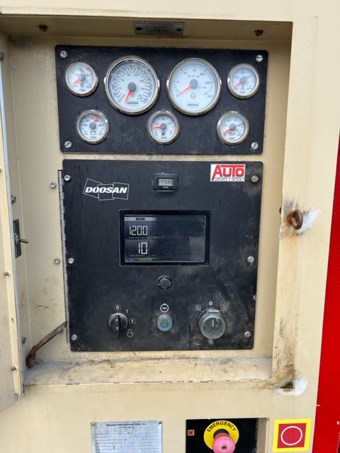 Doosan 25/280 XHP1000WCAT-T4 - Mobilní kompresor: obrázek 4 Doosan 25/280 XHP1000WCAT-T4 - Mobilní kompresor: obrázek 4