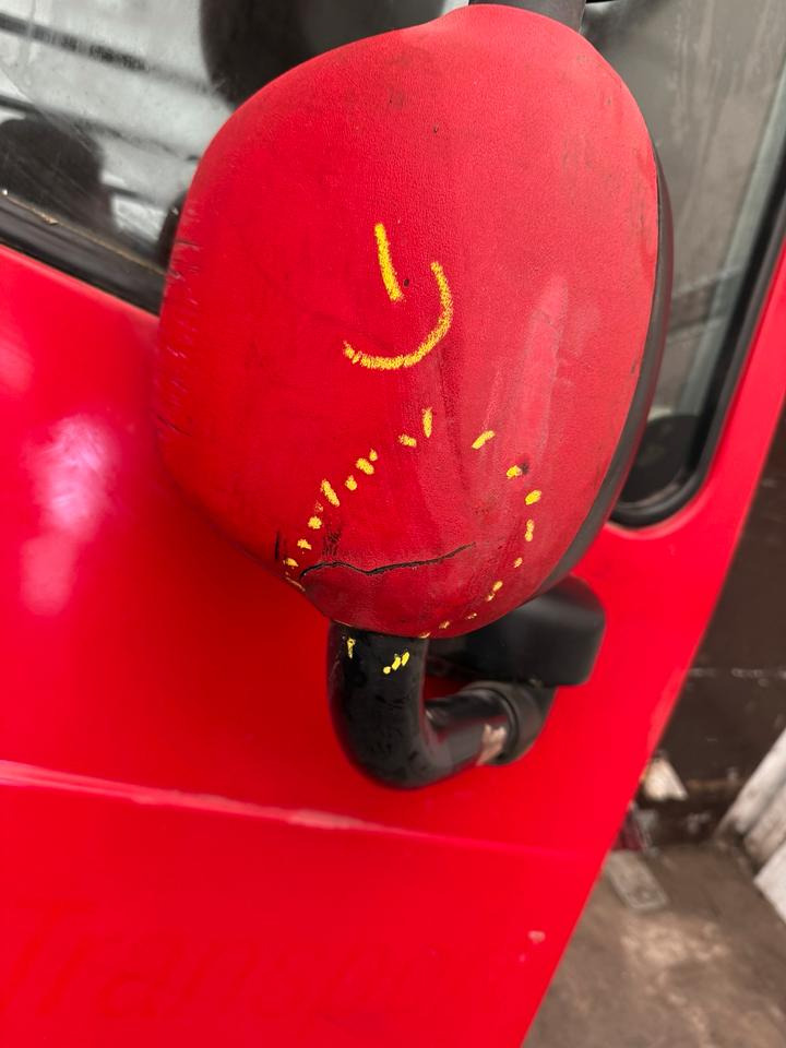 DAF XF 105,460 Beifahrertür Rot Spiegel Innenverkleidung LN 46 - Dveře a díly pro Nákladní auto: obrázek 2 DAF XF 105,460 Beifahrertür Rot Spiegel Innenverkleidung LN 46 - Dveře a díly pro Nákladní auto: obrázek 2