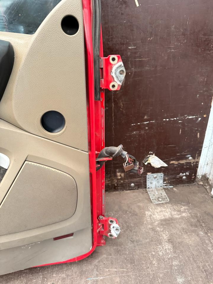 DAF XF 105,460 Fahrertür Rot Spiegel Innenverkleidung LN 47 - Dveře a díly pro Nákladní auto: obrázek 3 DAF XF 105,460 Fahrertür Rot Spiegel Innenverkleidung LN 47 - Dveře a díly pro Nákladní auto: obrázek 3