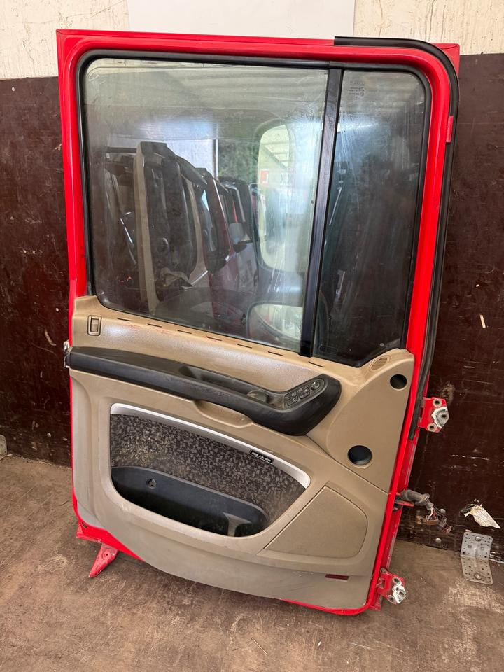 DAF XF 105,460 Fahrertür Rot Spiegel Innenverkleidung LN 47 - Dveře a díly pro Nákladní auto: obrázek 2 DAF XF 105,460 Fahrertür Rot Spiegel Innenverkleidung LN 47 - Dveře a díly pro Nákladní auto: obrázek 2