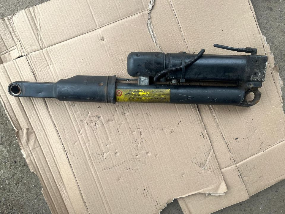IVECO Stralis 450 Hydraulikzylinder Kippzylinder 500368557 - Hydraulický válec pro Nákladní auto: obrázek 1 IVECO Stralis 450 Hydraulikzylinder Kippzylinder 500368557 - Hydraulický válec pro Nákladní auto: obrázek 1
