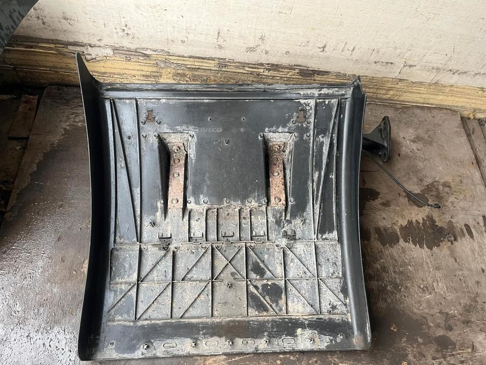 IVECO Stralis 450 Kotflügel vorne rechts 41299389 / 41299388 - Křídlo pro Nákladní auto: obrázek 5 IVECO Stralis 450 Kotflügel vorne rechts 41299389 / 41299388 - Křídlo pro Nákladní auto: obrázek 5