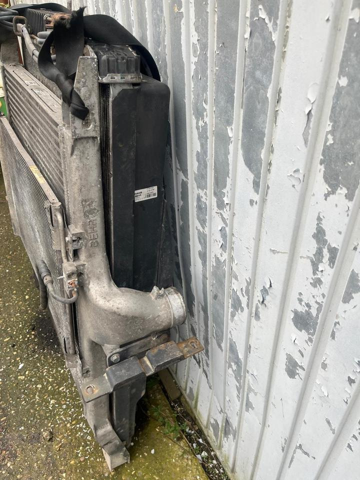 IVECO Stralis Kühlerpaket Wasserkühler Radiator Kühler 41214781 - Chladič pro Nákladní auto: obrázek 2 IVECO Stralis Kühlerpaket Wasserkühler Radiator Kühler 41214781 - Chladič pro Nákladní auto: obrázek 2