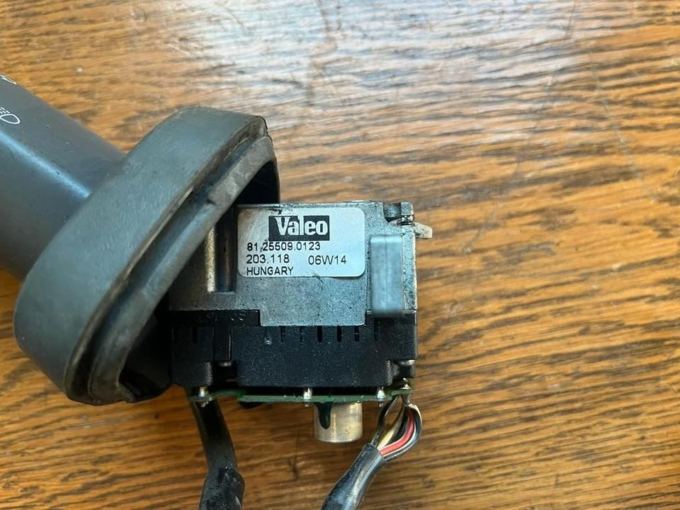 MAN Lenkstockschalter, Schalter, Schalhebel 81255090123 - Spínač sloupku řízení pro Nákladní auto: obrázek 2 MAN Lenkstockschalter, Schalter, Schalhebel 81255090123 - Spínač sloupku řízení pro Nákladní auto: obrázek 2