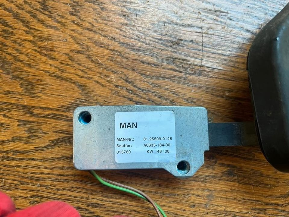 MAN Lenkstockschalter, Schalter, Schalhebel 81255090148 - Spínač sloupku řízení pro Nákladní auto: obrázek 2 MAN Lenkstockschalter, Schalter, Schalhebel 81255090148 - Spínač sloupku řízení pro Nákladní auto: obrázek 2