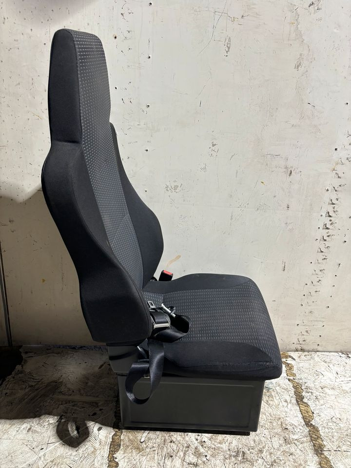 MAN TGL Beifahrersitz Euro 5/6 - Sedaček pro Nákladní auto: obrázek 2 MAN TGL Beifahrersitz Euro 5/6 - Sedaček pro Nákladní auto: obrázek 2