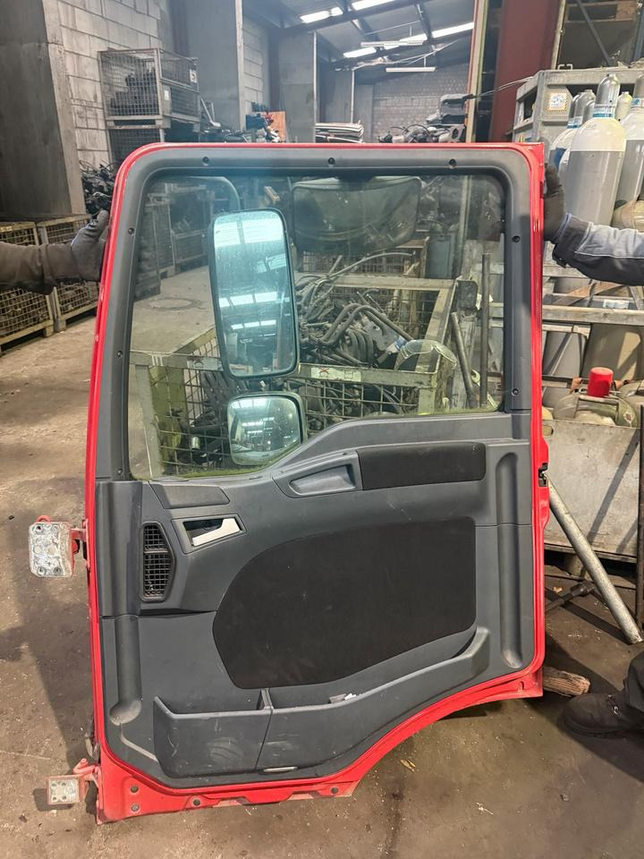 MAN TGL Beifahrertür Rot Spiegel Innenverkleidung - Dveře a díly pro Nákladní auto: obrázek 2 MAN TGL Beifahrertür Rot Spiegel Innenverkleidung - Dveře a díly pro Nákladní auto: obrázek 2