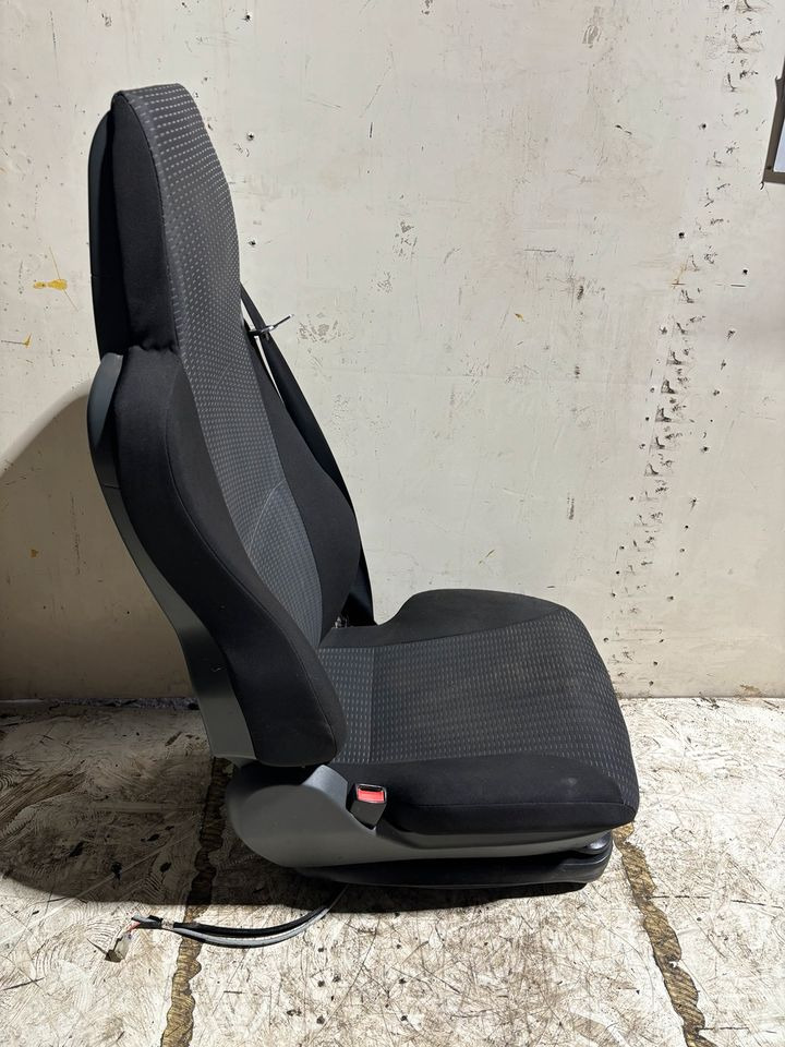 MAN TGL Euro 5/6 Fahrersitz mit Luft und elektrisch - Sedaček pro Nákladní auto: obrázek 2 MAN TGL Euro 5/6 Fahrersitz mit Luft und elektrisch - Sedaček pro Nákladní auto: obrázek 2