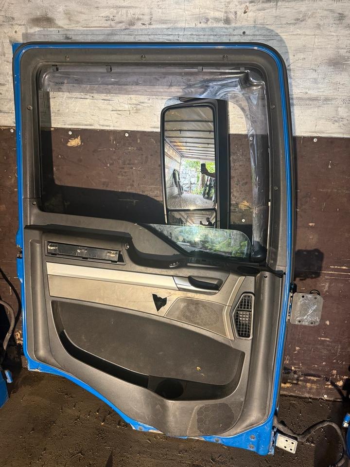 MAN TGS EU5 Fahrertür Blau Spiegel Innenverkleidung LN 55 - Dveře a díly pro Nákladní auto: obrázek 2 MAN TGS EU5 Fahrertür Blau Spiegel Innenverkleidung LN 55 - Dveře a díly pro Nákladní auto: obrázek 2