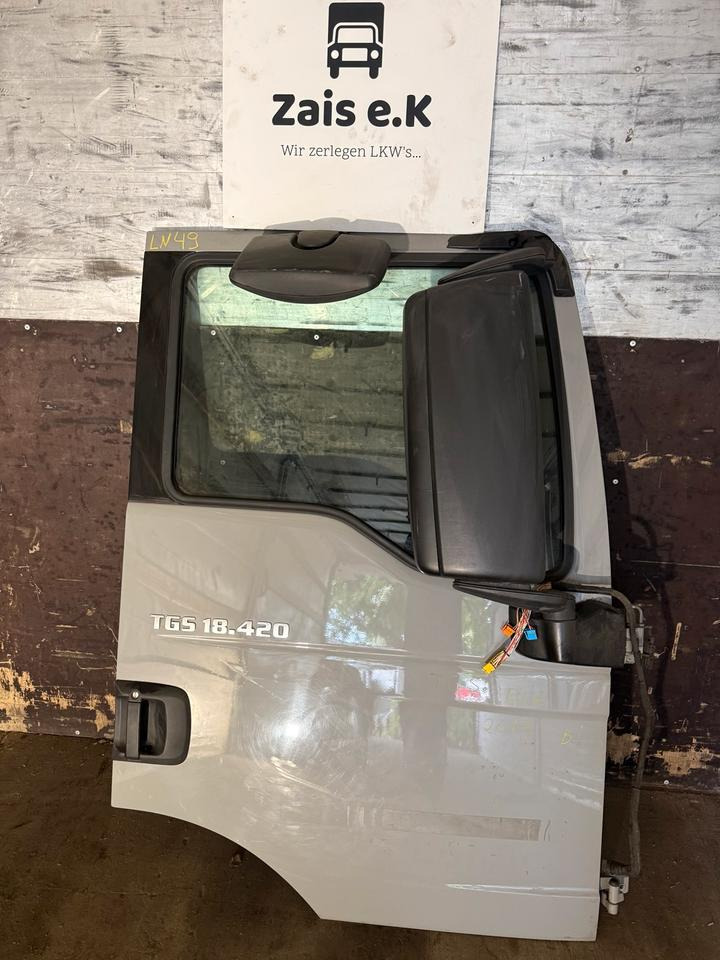 MAN TGS EU6 Beifahrertür Grau Spiegel Innenverkleidung LN 49 - Dveře a díly pro Nákladní auto: obrázek 1 MAN TGS EU6 Beifahrertür Grau Spiegel Innenverkleidung LN 49 - Dveře a díly pro Nákladní auto: obrázek 1