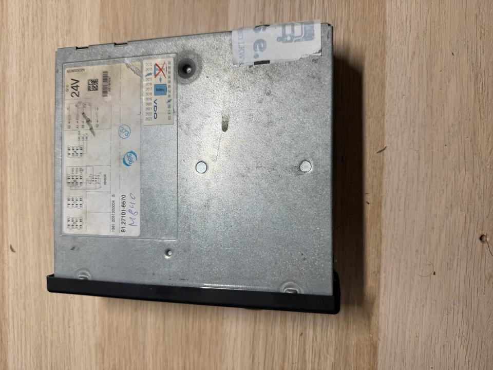 MAN Tachograph 81.27101-6570 - Tachograf: obrázek 3 MAN Tachograph 81.27101-6570 - Tachograf: obrázek 3