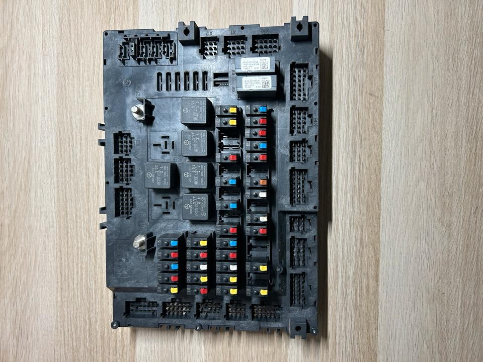 Mercedes Actros MP4 Continental Sicherungskasten A0014466158 - Pojistka pro Nákladní auto: obrázek 2 Mercedes Actros MP4 Continental Sicherungskasten A0014466158 - Pojistka pro Nákladní auto: obrázek 2