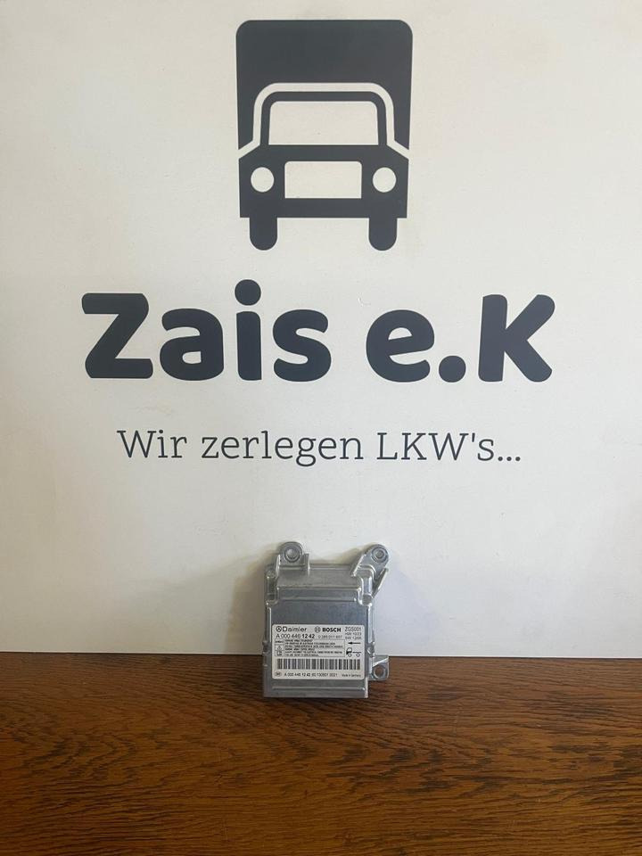 Mercedes Actros MP4 Elektronik ZGS Steuergerät A0004461242 - Řídicí blok: obrázek 1 Mercedes Actros MP4 Elektronik ZGS Steuergerät A0004461242 - Řídicí blok: obrázek 1