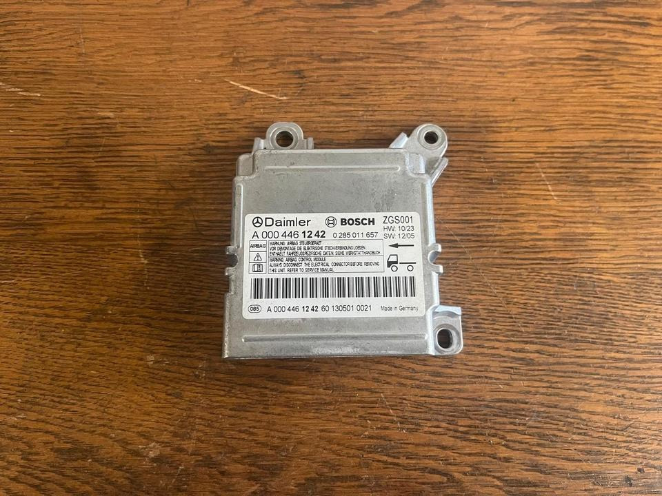 Mercedes Actros MP4 Elektronik ZGS Steuergerät A0004461242 - Řídicí blok: obrázek 2 Mercedes Actros MP4 Elektronik ZGS Steuergerät A0004461242 - Řídicí blok: obrázek 2