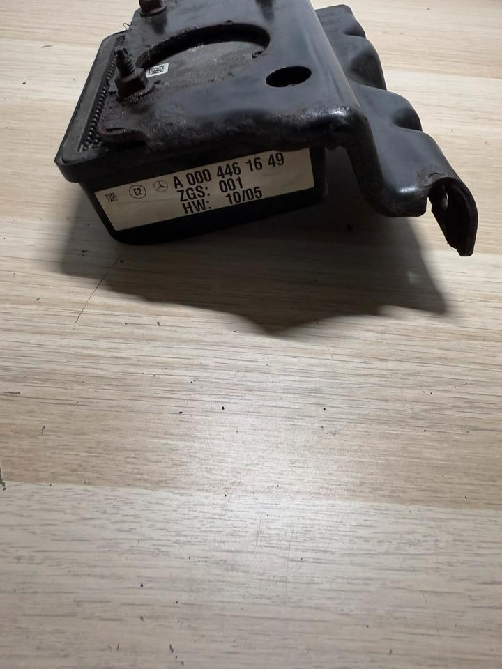 Mercedes Actros MP4 Radarsensor A0004461649 - Senzor pro Nákladní auto: obrázek 3 Mercedes Actros MP4 Radarsensor A0004461649 - Senzor pro Nákladní auto: obrázek 3