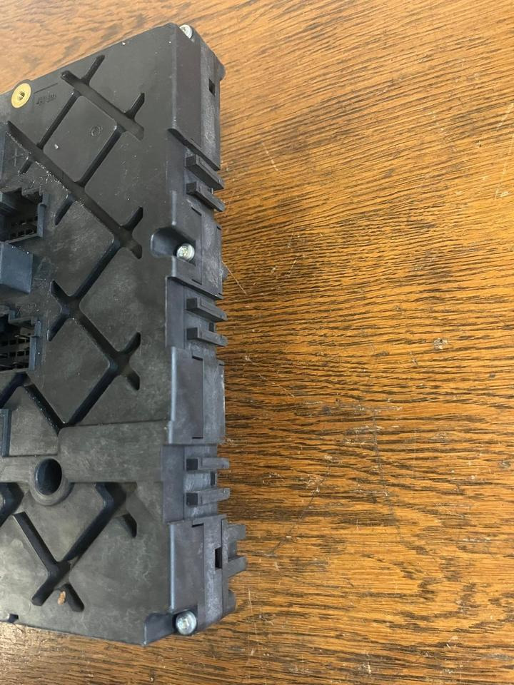 Mercedes Actros MP4 Single-SAM Sicherungskasten A0014463658 - Pojistka pro Nákladní auto: obrázek 5 Mercedes Actros MP4 Single-SAM Sicherungskasten A0014463658 - Pojistka pro Nákladní auto: obrázek 5