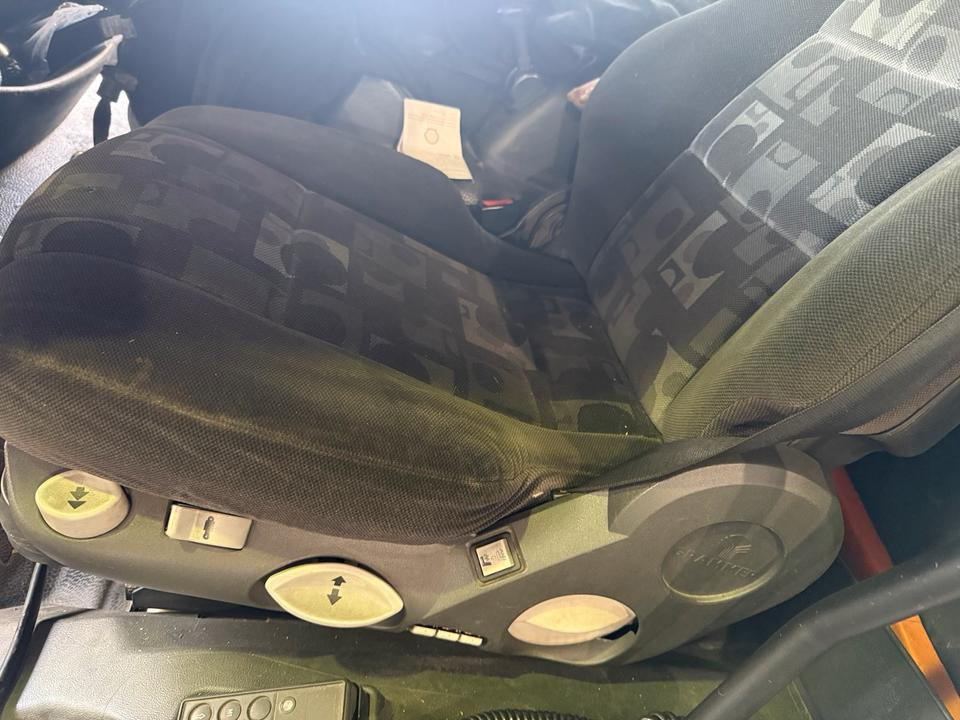 Mercedes Atego 3 Fahrersitz - Sedaček pro Nákladní auto: obrázek 4 Mercedes Atego 3 Fahrersitz - Sedaček pro Nákladní auto: obrázek 4