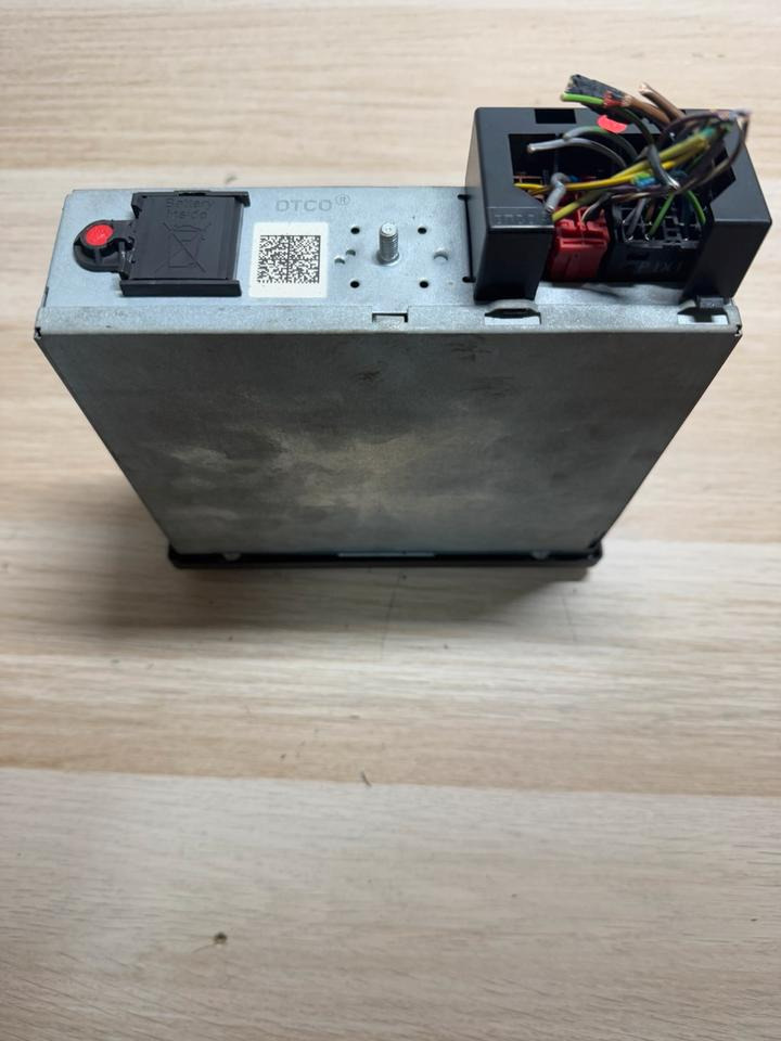 Mercedes Benz Actros MP4 VDO Tachograph A0014469033 - Tachograf: obrázek 3 Mercedes Benz Actros MP4 VDO Tachograph A0014469033 - Tachograf: obrázek 3