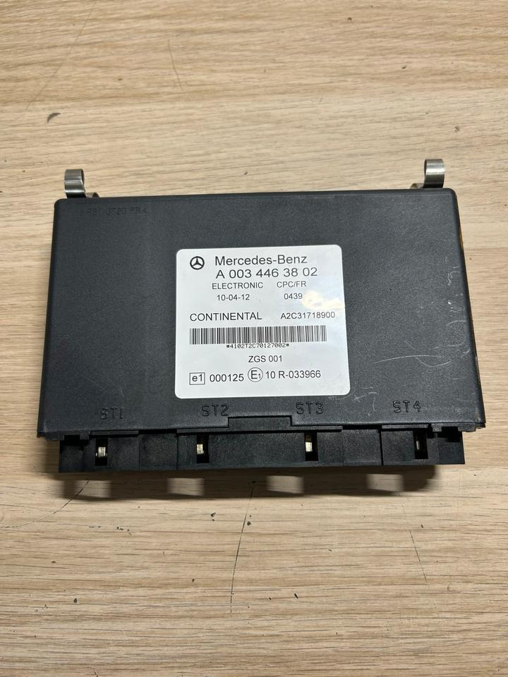 Mercedes Benz Elektronik CPC/FR A0034463802 - Řídicí blok pro Nákladní auto: obrázek 2 Mercedes Benz Elektronik CPC/FR A0034463802 - Řídicí blok pro Nákladní auto: obrázek 2