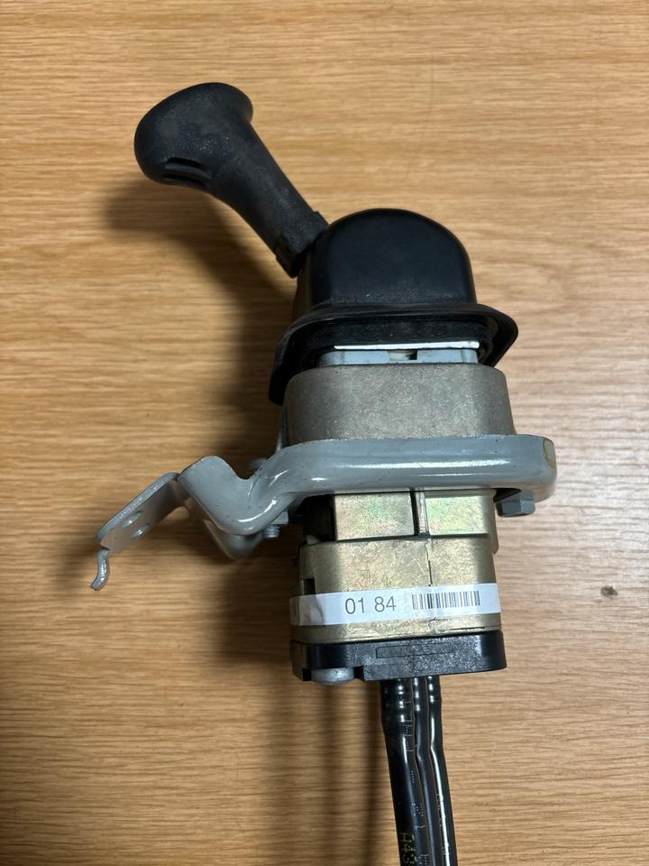 Mercedes KNORR-BREMSE Bremsventil Handbremsventil A0004200184 - Řadící páka pro Nákladní auto: obrázek 2 Mercedes KNORR-BREMSE Bremsventil Handbremsventil A0004200184 - Řadící páka pro Nákladní auto: obrázek 2