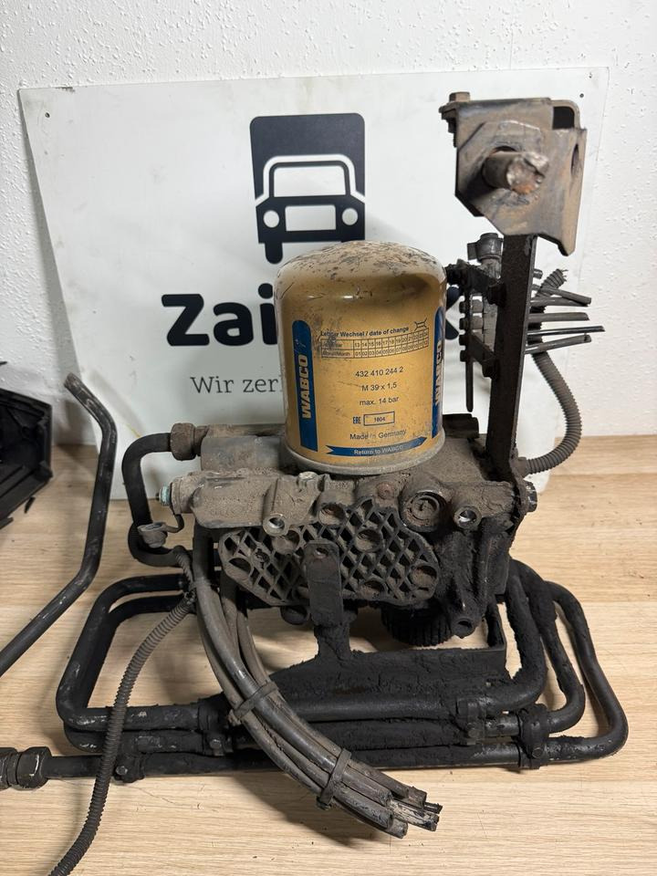 Mercedes KNORR-BREMSE Lufttrockner A0014460464 K078213 - Brzdové příslušenství pro Nákladní auto: obrázek 1 Mercedes KNORR-BREMSE Lufttrockner A0014460464 K078213 - Brzdové příslušenství pro Nákladní auto: obrázek 1