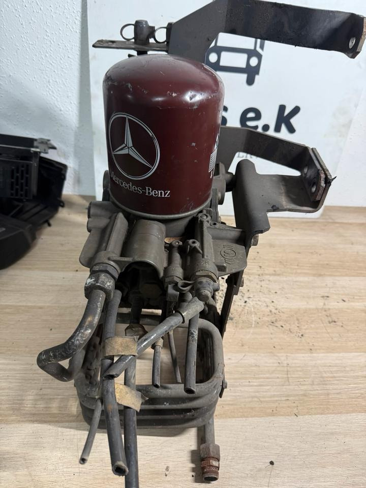 Mercedes KNORR-BREMSE LufttrocknerA0014465564 K138265 - Brzdové příslušenství pro Nákladní auto: obrázek 3 Mercedes KNORR-BREMSE LufttrocknerA0014465564 K138265 - Brzdové příslušenství pro Nákladní auto: obrázek 3