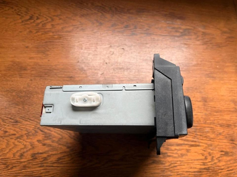 Mercedes Sprinter CD Radio 12V A9068200886 - Kabina a interiér pro Nákladní auto: obrázek 3 Mercedes Sprinter CD Radio 12V A9068200886 - Kabina a interiér pro Nákladní auto: obrázek 3