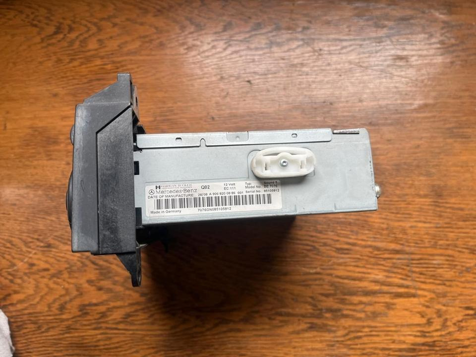 Mercedes Sprinter CD Radio 12V A9068200886 - Kabina a interiér pro Nákladní auto: obrázek 4 Mercedes Sprinter CD Radio 12V A9068200886 - Kabina a interiér pro Nákladní auto: obrázek 4