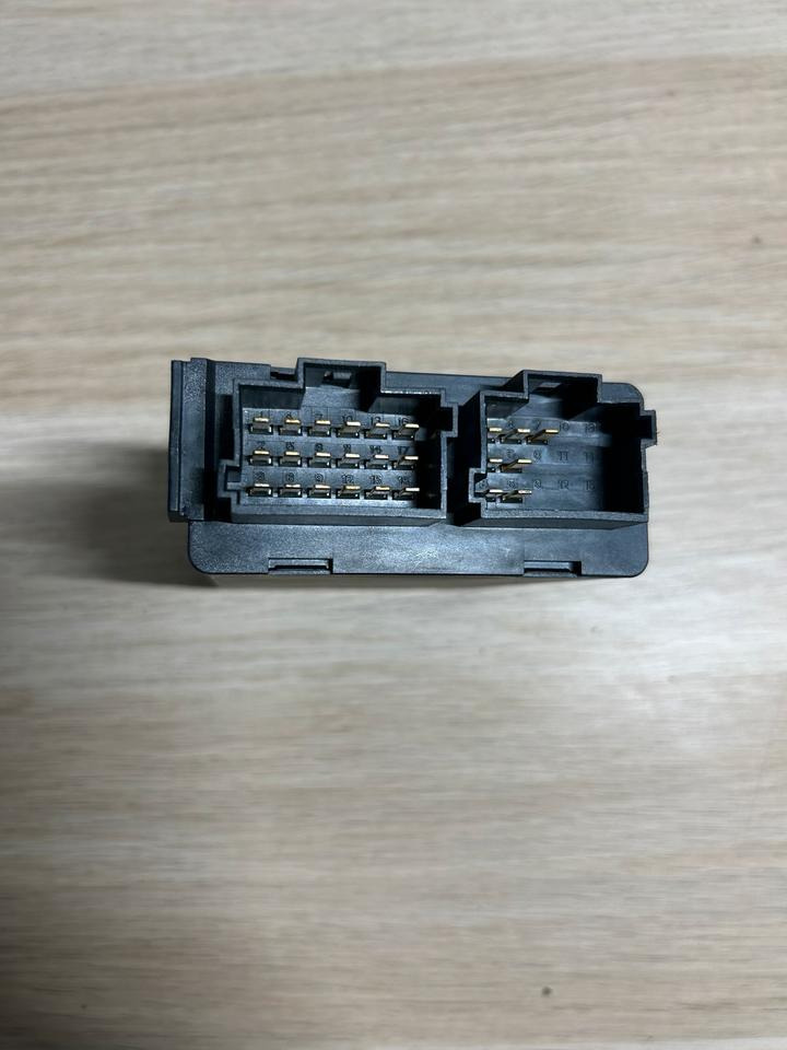 Mercedes Atego 4 EU6 Continental ZVFB Steuergerät A0004461616 - Náhradní díly: obrázek 3 Mercedes Atego 4 EU6 Continental ZVFB Steuergerät A0004461616 - Náhradní díly: obrázek 3