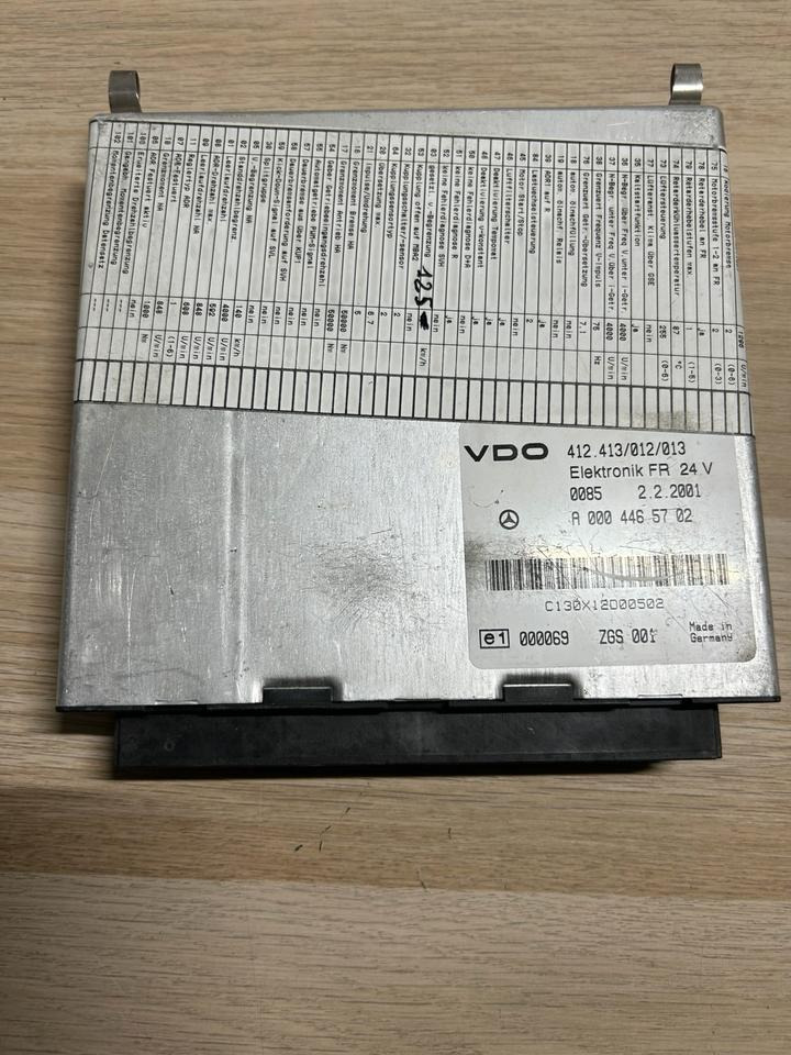 Mercedes Atego Elektronik FR VDO Steuergerät A0004465702 - Náhradní díly: obrázek 2 Mercedes Atego Elektronik FR VDO Steuergerät A0004465702 - Náhradní díly: obrázek 2