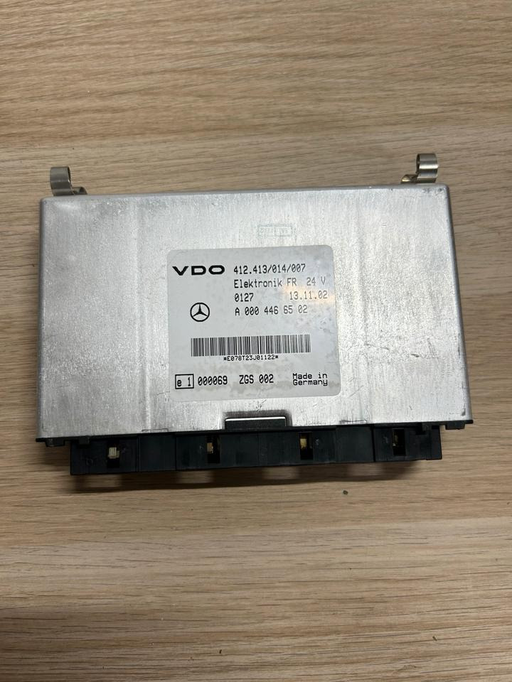 Mercedes Benz VDO Elektronik FR Steuergeröt A0004466502 - Náhradní díly: obrázek 2 Mercedes Benz VDO Elektronik FR Steuergeröt A0004466502 - Náhradní díly: obrázek 2