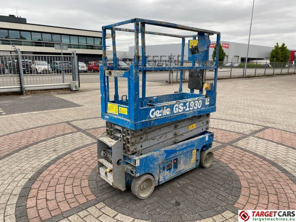 Genie GS-1932 Electric Scissor Work Lift 779cm - Nůžková plošina: obrázek 2 Genie GS-1932 Electric Scissor Work Lift 779cm - Nůžková plošina: obrázek 2