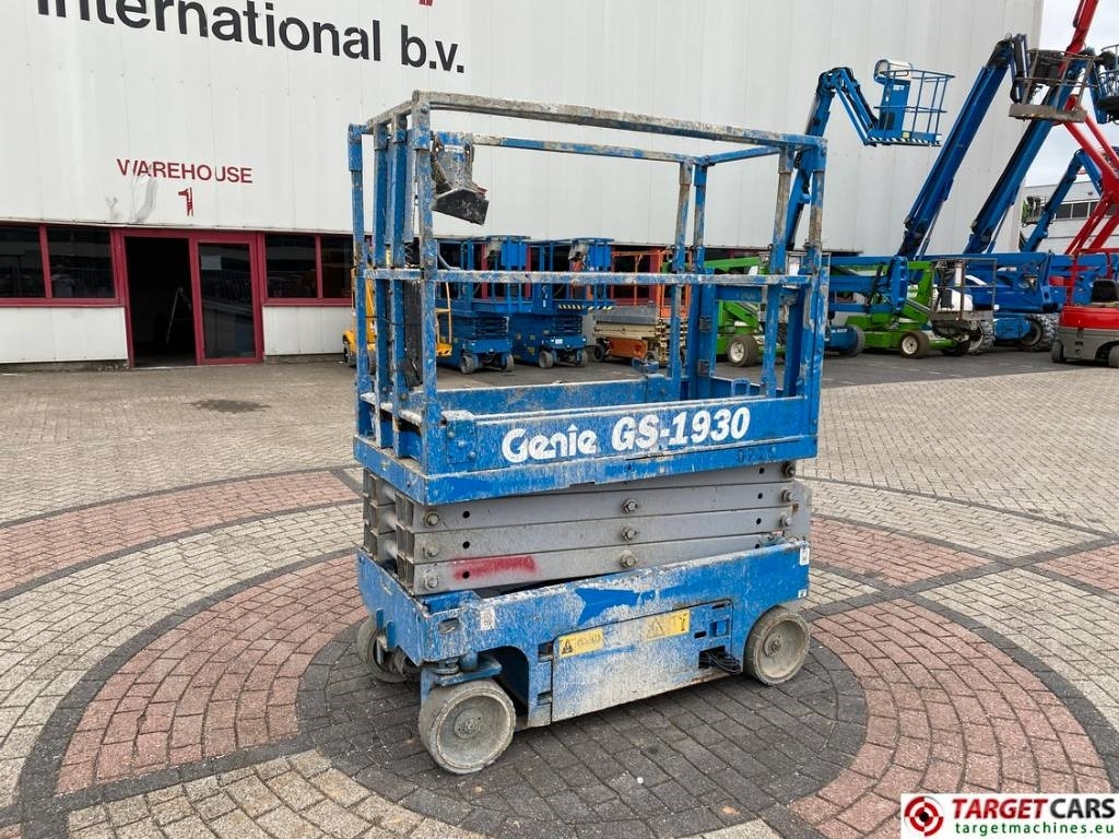 Genie GS-1932 Electric Scissor Work Lift 779cm - Nůžková plošina: obrázek 1 Genie GS-1932 Electric Scissor Work Lift 779cm - Nůžková plošina: obrázek 1