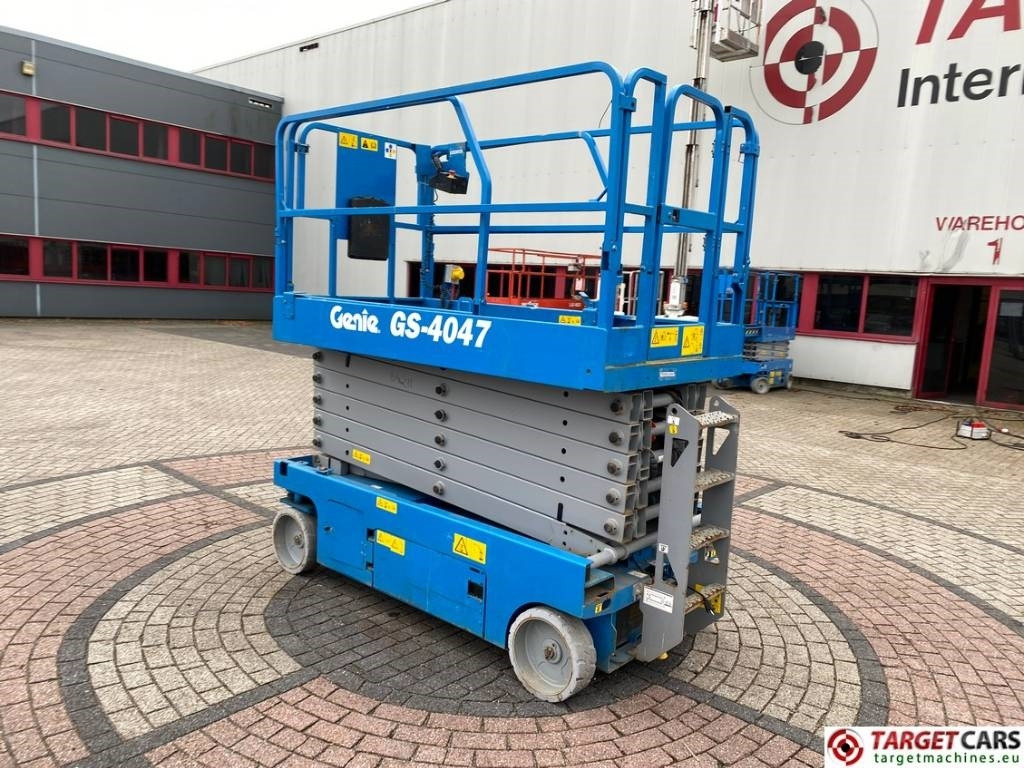 Genie GS-4047 Electric GS4047 Scissor Work Lift 1389cm - Nůžková plošina: obrázek 4 Genie GS-4047 Electric GS4047 Scissor Work Lift 1389cm - Nůžková plošina: obrázek 4