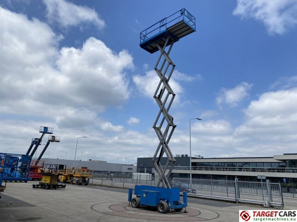 Nůžková plošina Genie GS-4069DC Electric Scissor Work Lift 1412cm: obrázek 7