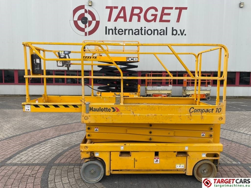 Haulotte Compact 10 Electric Scissor Work Lift 1015cm - Nůžková plošina: obrázek 5 Haulotte Compact 10 Electric Scissor Work Lift 1015cm - Nůžková plošina: obrázek 5