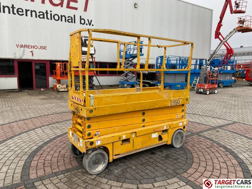 Haulotte Compact 10N Electric Scissor Work Lift 1000cm - Nůžková plošina: obrázek 1 Haulotte Compact 10N Electric Scissor Work Lift 1000cm - Nůžková plošina: obrázek 1