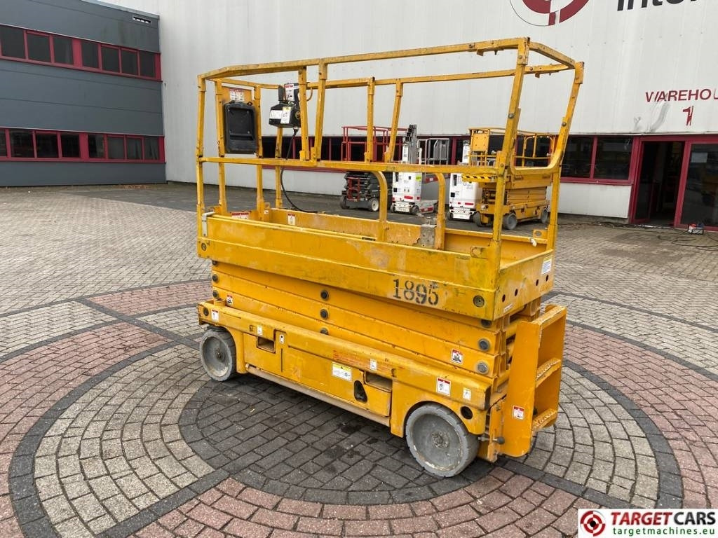 Haulotte Compact 10N Electric Scissor Work Lift 1000cm - Nůžková plošina: obrázek 4 Haulotte Compact 10N Electric Scissor Work Lift 1000cm - Nůžková plošina: obrázek 4