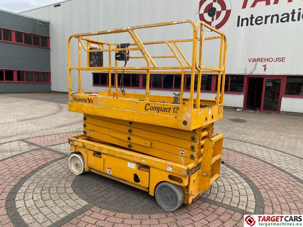 Haulotte Compact 12 Electric Scissor Work Lift 1200cm - Nůžková plošina: obrázek 4 Haulotte Compact 12 Electric Scissor Work Lift 1200cm - Nůžková plošina: obrázek 4