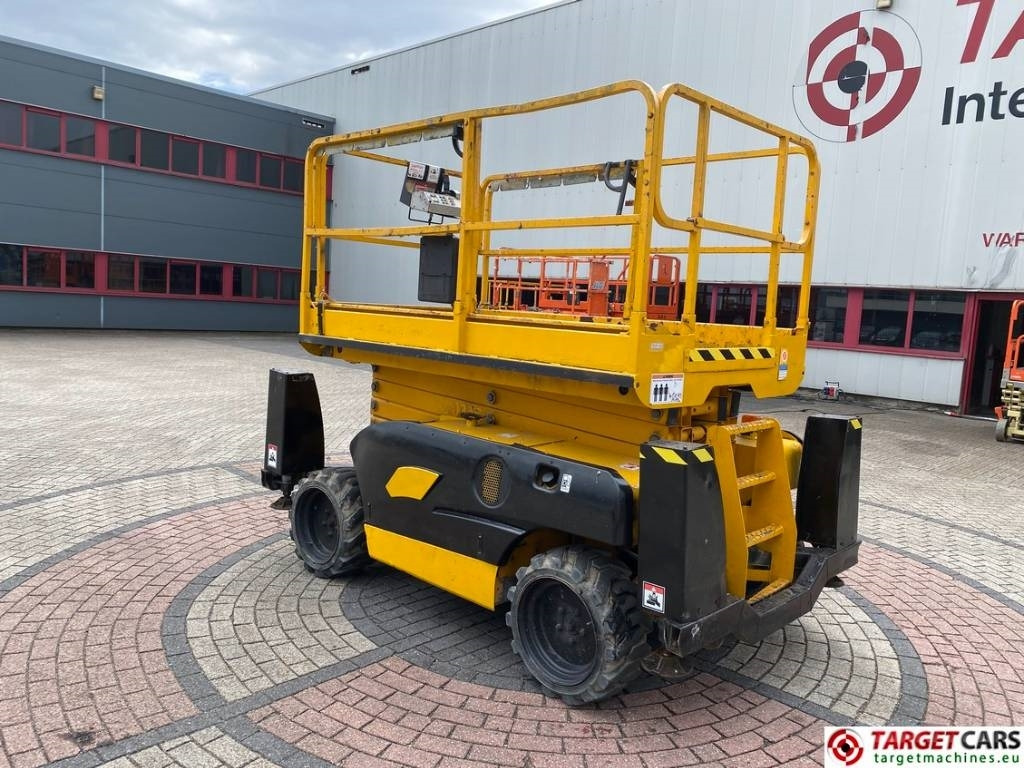 Haulotte Compact 12DX Diesel 4x4 Scissor Work Lift 1206cm - Nůžková plošina: obrázek 4 Haulotte Compact 12DX Diesel 4x4 Scissor Work Lift 1206cm - Nůžková plošina: obrázek 4