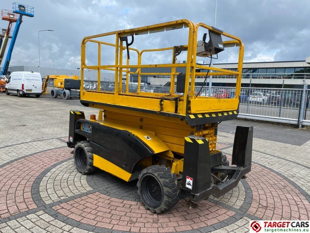 Haulotte Compact 12DX Diesel 4x4 Scissor Work Lift 1206cm - Nůžková plošina: obrázek 2 Haulotte Compact 12DX Diesel 4x4 Scissor Work Lift 1206cm - Nůžková plošina: obrázek 2